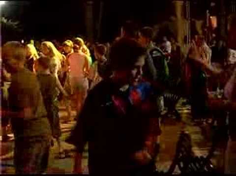 La Colita dancing in Nesrine