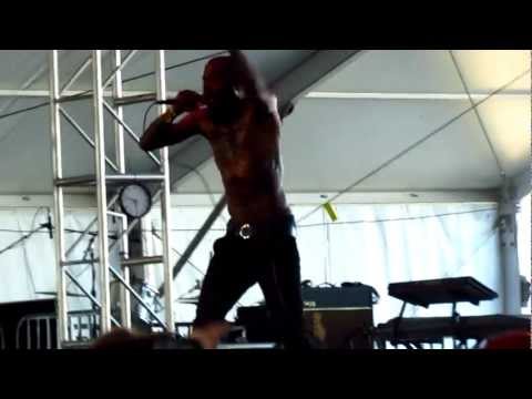 Death Grips - Guillotine (It goes Yah) Live in Coachella 2012 Week 2