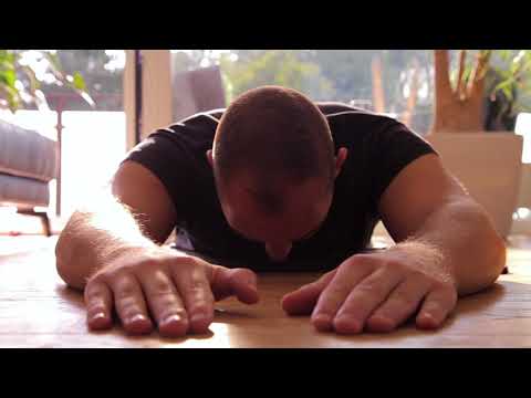 Übungen gegen Rückenschmerzen | Der Schwimmer