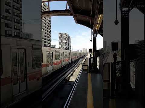 Metro de Santiago Línea 5 (NS16) ingresando a Estación Rodrigo de Araya