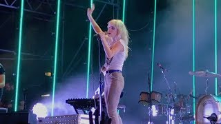 Paramore - Turn It Off + outro @ Vienna 2017