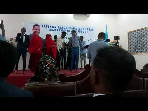ROWDA SHOW ALFANAN SHIRIIF SHACIYE  OO HEES KU KARBASHAY MUCAARADKA