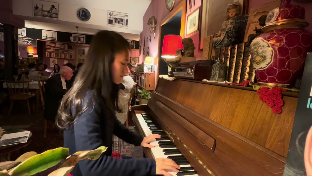Yiwei Huang live at Le Bovary, Luxembourg