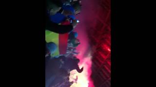 preview picture of video 'INTER - OM San Siro en feu entrée des joueurs Fumigènes.'