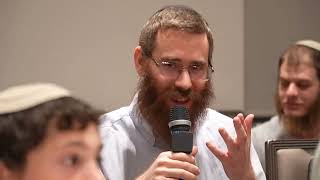 כנס תלמידי הרב שטיינזלץ תשפ"ג | התוועדות שמור שארית ישראל | הרב מאיר קליין מספר (תלמידי הרב עדין אבן ישראל (שטיינזלץ) זצ"ל) - התמונה מוצגת ישירות מתוך אתר האינטרנט יוטיוב. זכויות היוצרים בתמונה שייכות ליוצרה. קישור קרדיט למקור התוכן נמצא בתוך דף הסרטון