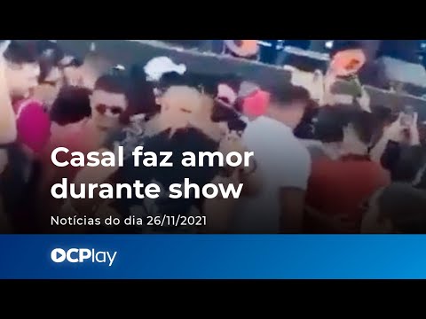 , title : 'Casal faz amor durante show'