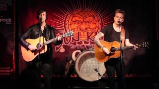 Greg Holden - &quot;Hold On Tight&quot; (Live In Sun King Studio 92 Powered By Klipsch Audio)