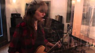 Jenny Owen Youngs Records Weezer&#39;s &quot;Getchoo&quot; for Pinkerton Tribute Album