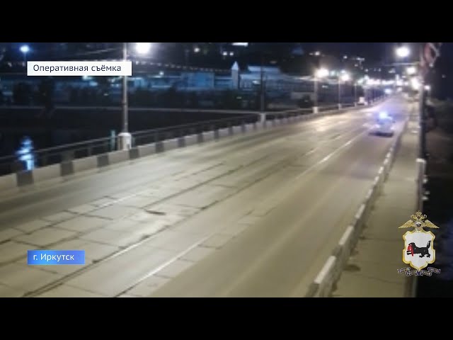 В Иркутске сотрудники ППС спасли женщину