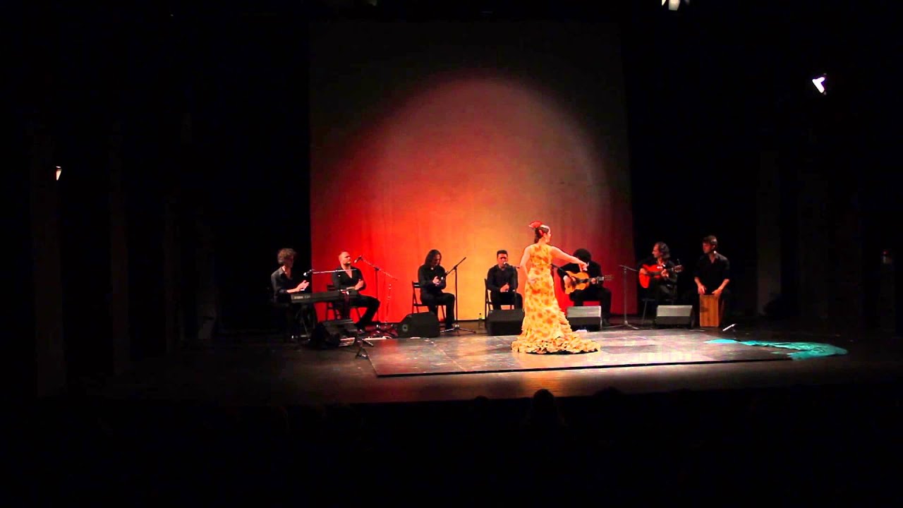 Jana Drdácká a Flamenco Element - Romera con bata de cola