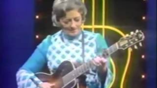 Johnny Cash   Mother Maybelle Carter   Pick The Wildwood Flower Johnny Cash Show   YouTube1
