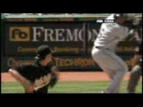 2008 Rays: Willy Aybar hits RBI triple vs Athltics, knocks in Cliff Floyd (8.14.08)