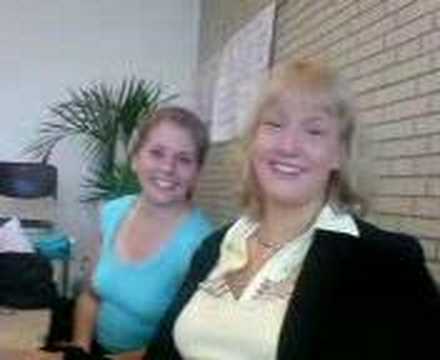 bitte recht freundlich