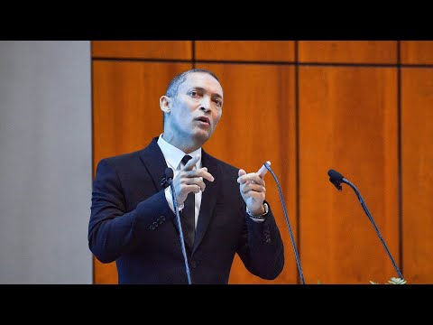 Flashback (3): Combine power with love