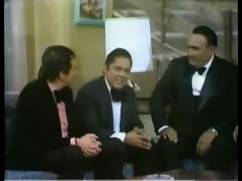 JULIO JARAMILLO CANTA "AY MEXICANITA" EN EL PROGRAMA DE PEDRO VARGAS.