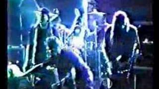 The Offspring - Kick Him When He's Down(Live in Finland '94)