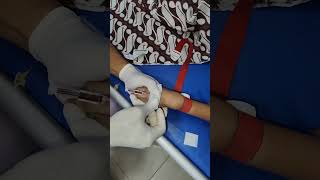 Download lagu Pasang infus pada anak demam usia 4 tahun #infus #anakdemam #shorts mp3 Download lagu Pasang infus pada anak demam usia 4 tahun #infus #anakdemam #shorts mp3