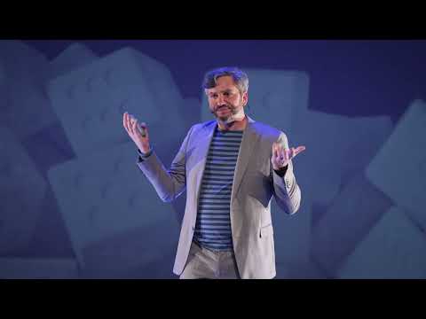 Thumbnail for video: Lieven Scheire — Wolf or Husky (from: Artificial Intelligence)