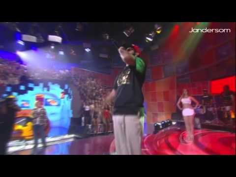 Emicida e Mc Guimê rimando no Caldeirão do Huck