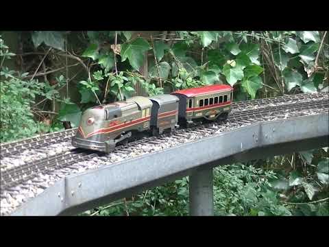 C.R. (Rossignol) Train Luxe Éclair clockwork toy train set presentation