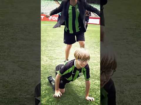 MEU IRMÃOZINHO FEZ UM GOLAÇO NO X1 E COMEMOROU IGUAL PITBULL! 🐕