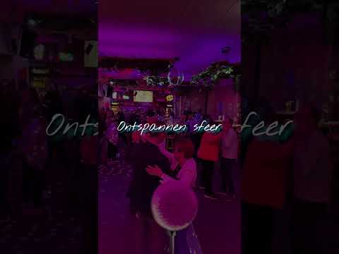 Wat een fantastische sfeer tijdens de bedrijfsfeesten bij Der Brabander 🎶🔥 Samen genieten van liv