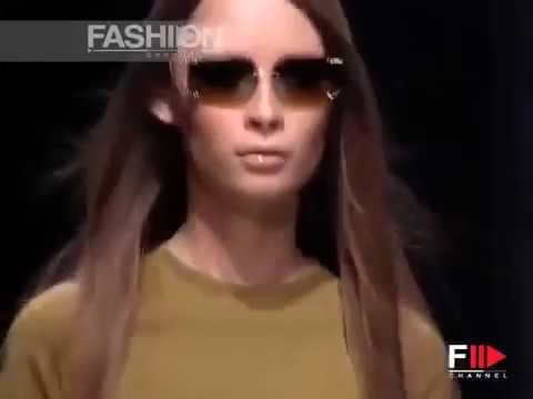 VERSACE Autumn Winter 2003 2004 Milan 1 of 3 Pret a Porter Woman by Fashion Channel