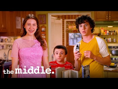 Sue Goes to Prom Alone | The Middle