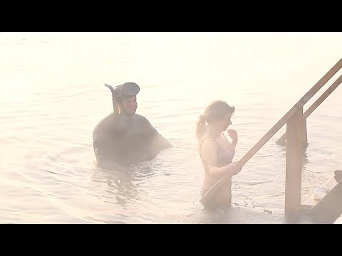 Кому можно окунаться на Крещение видео