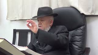 ברכות המגילה והאם צריך להחמיר לקרוא בבני ברק בט"ו? | השידור השבועי ממרן זצוק"ל בהלכות פורים (מוסדות כיסא רחמים) - התמונה מוצגת ישירות מתוך אתר האינטרנט יוטיוב. זכויות היוצרים בתמונה שייכות ליוצרה. קישור קרדיט למקור התוכן נמצא בתוך דף הסרטון