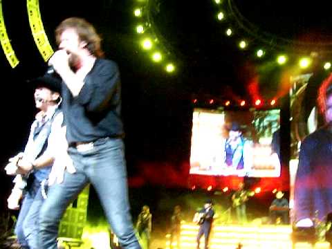 Brooks And Dunn V.A. Beach 8-15-10 Brand New Man