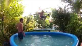 preview picture of video 'Estate Nove York casa Borda - Bordi con piscina e tappeto elastico'