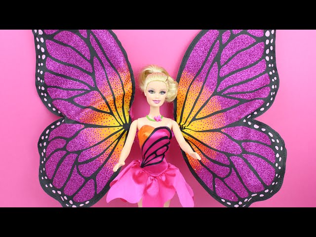 Vídeo relacionado con Barbie Princesa Muñeca con Falda de Mariposas Rosa, Diadema y Zapatos, Juguete +3 años (Mattel HRR08)