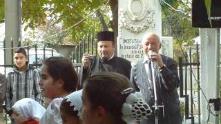 preview picture of video 'Liesti - Cununita satului (5) la hramul Bisericii 2010'