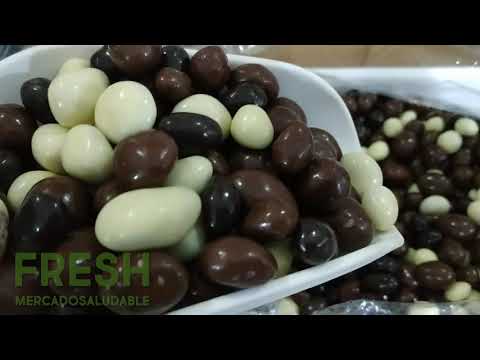 Mix de chocolate de mani, almendras, cereales, pasas de uva.