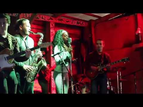 Studio ÖÖ & Renae Rain - Superstition