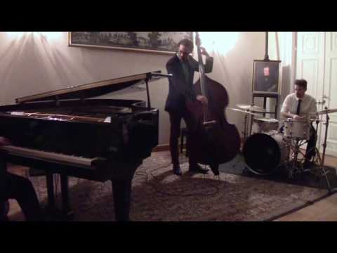 "Yes or No" (W.Shorter) - USG Trio