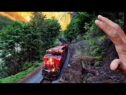 Damaged Locomotive Leads Coal Train Up Grade At Saddle Rock With Loud Chugging GE Units!