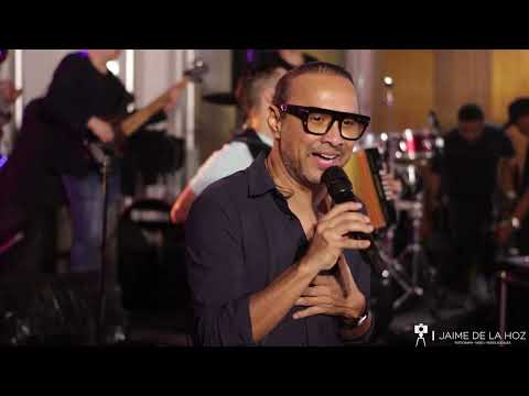 Wilfran Castillo canta sus canciones favoritas de otros compositores en fiesta privada