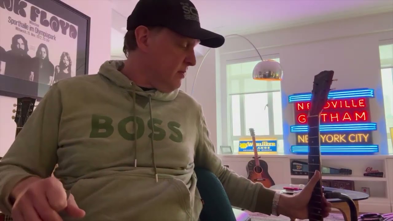 Joe Bonamassa: Comparing 1956-1961 Gibson Les Paul Juniors - YouTube