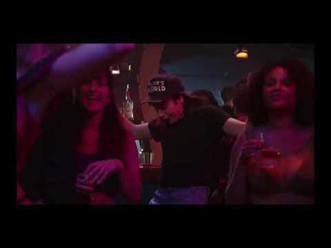 Wayne's World  - She's a babe! Schwing!