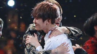 Download lagu [EXO n BTS] Baekhyun n Taehyung dancing together! (Hyun twins) mp3