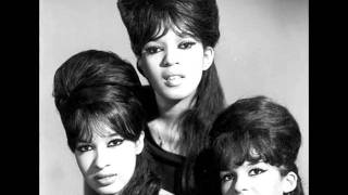 The Ronettes - Walking In the Rain