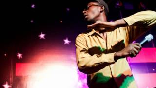 Maximum Balloon ft. Theophilus London - Groove Me (Patreezy Remix)