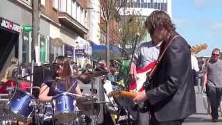 preview picture of video 'Spin2 - Credit Crunch Calypso (Exeter High Street)'