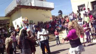 preview picture of video 'Fiestas El Rosario 2012 Mojiganga parte 1'