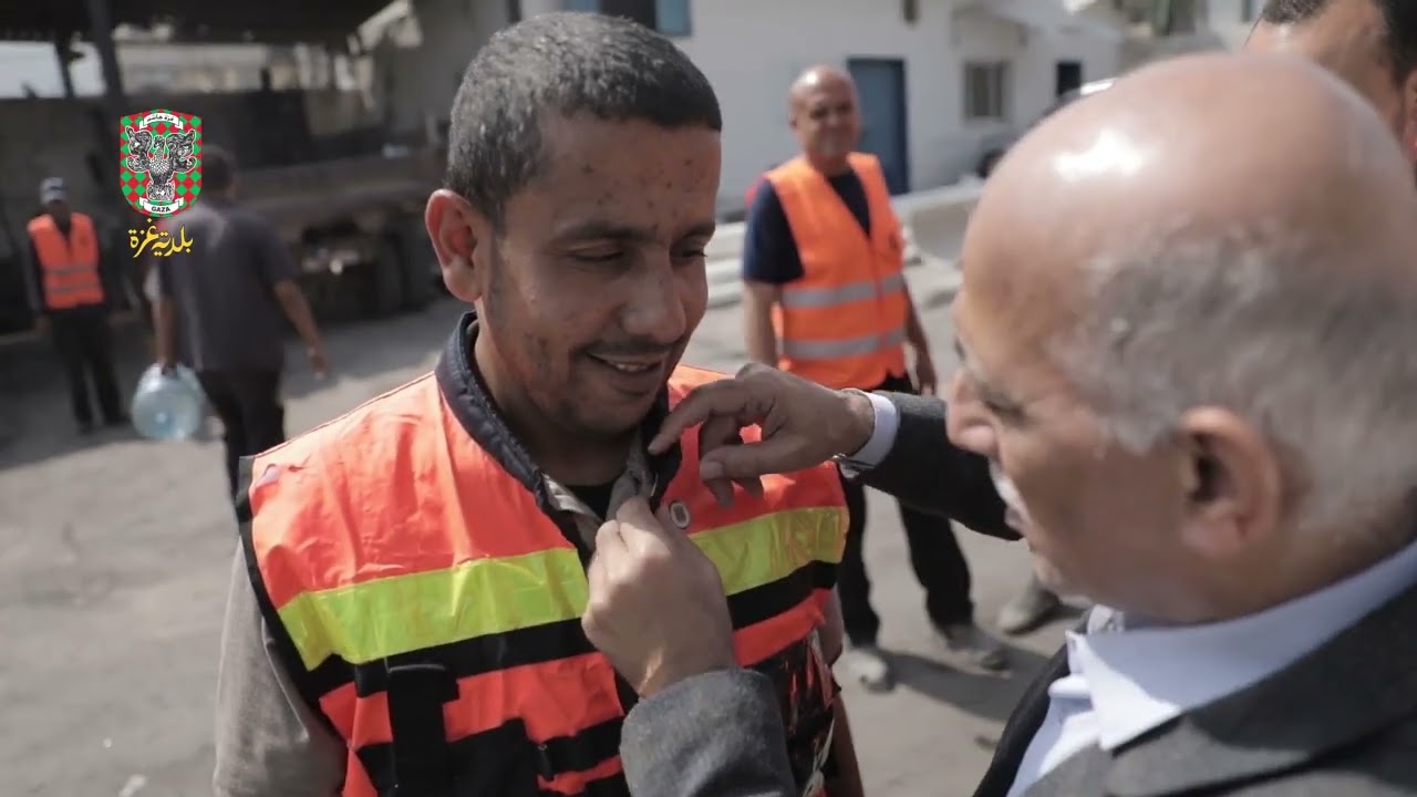 تكريم طواقم الطوارئ في بلدية غزة بمناسبة يوم العمال