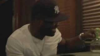 Skillz vs Black Thought freestyle battle in their tour bus