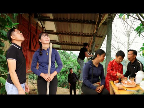 Roof completion: Thuy and Anh Men renovate their flooded kitchen into a peaceful home.