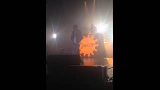 L'Entourage - Suis-je (Deen Burbigo) & Bal Masqué [Live Olympia] (HD)